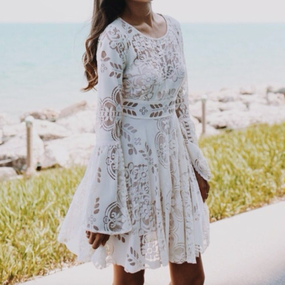 ARK & CO Burnout Lace Skater Dress White Blush Underlay Long Bell Sleeve Mini S
